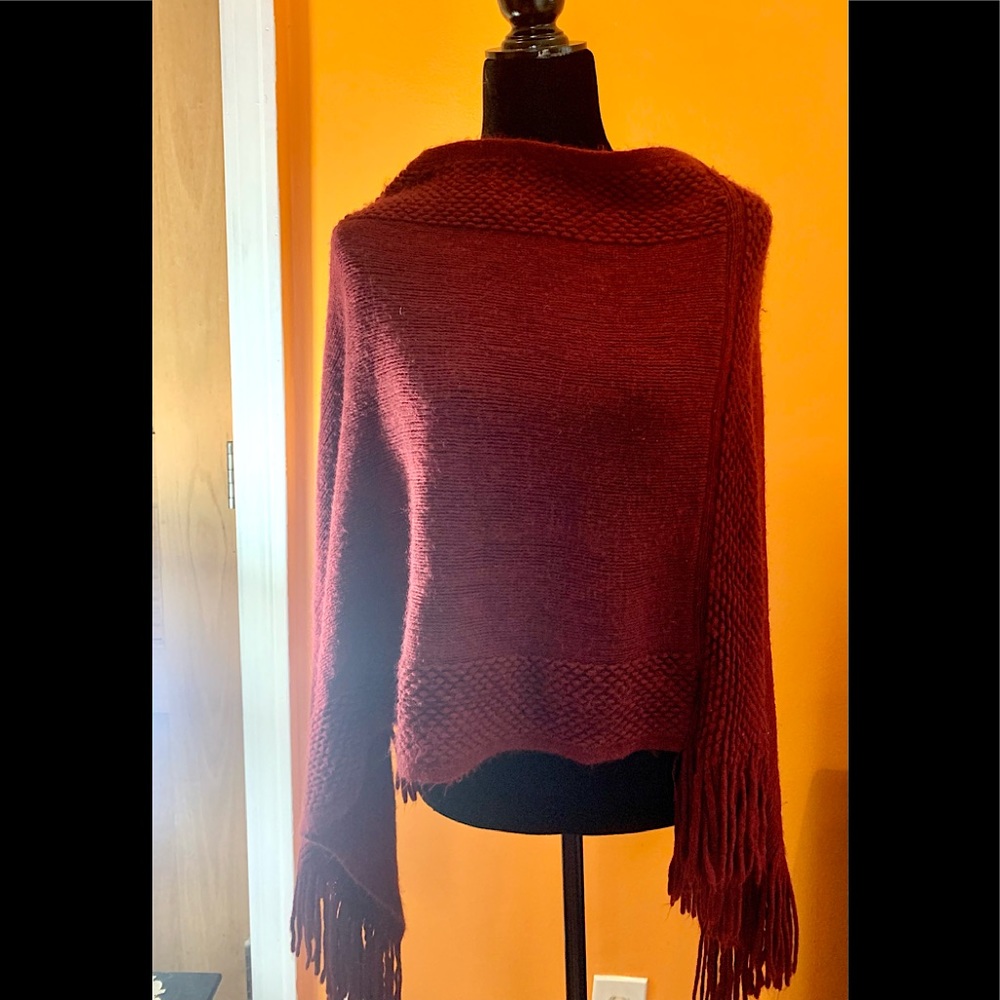 Style 101 woman’s burgundy shawl